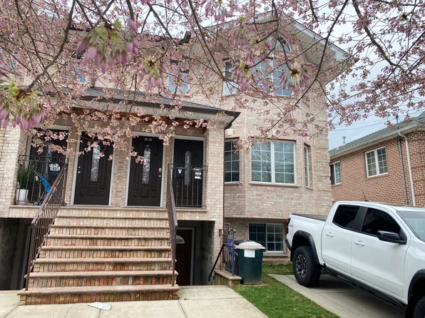 42-40 249th St #1, Little Neck, NY 11363