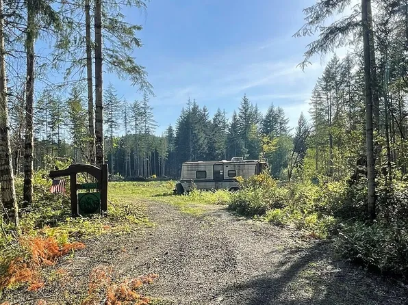 14253 W Cloquallum Road, Elma, WA 98546