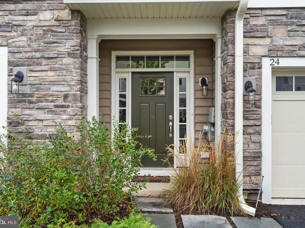 24 Treyburn Dr, Paoli, PA 19301