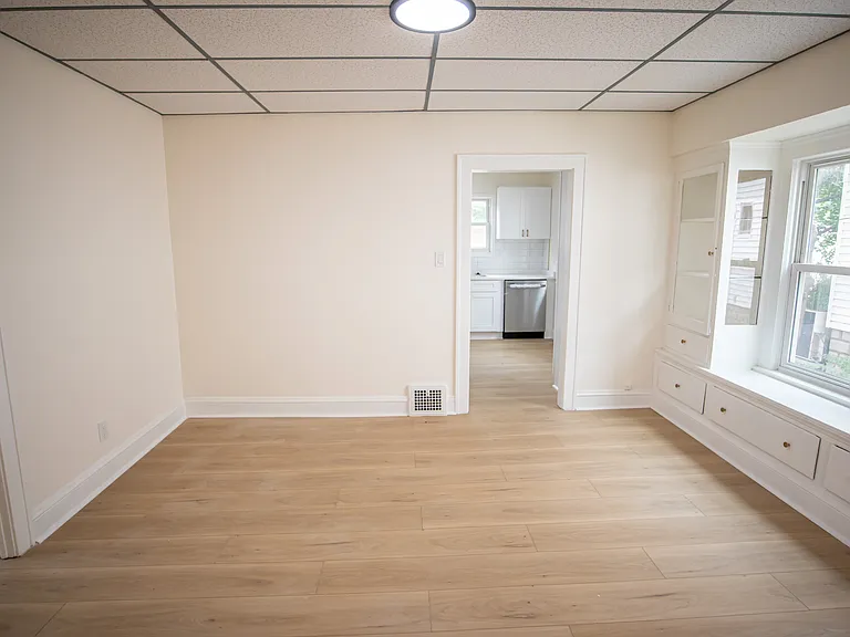 9105 Bancroft Ave — Photo 19