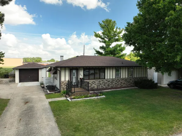4401 Ross Rd, Ames, IA 50014