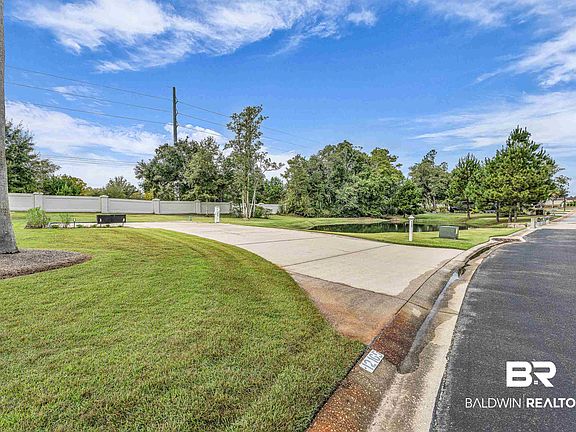 2nd image of 12165 Gateway Dr