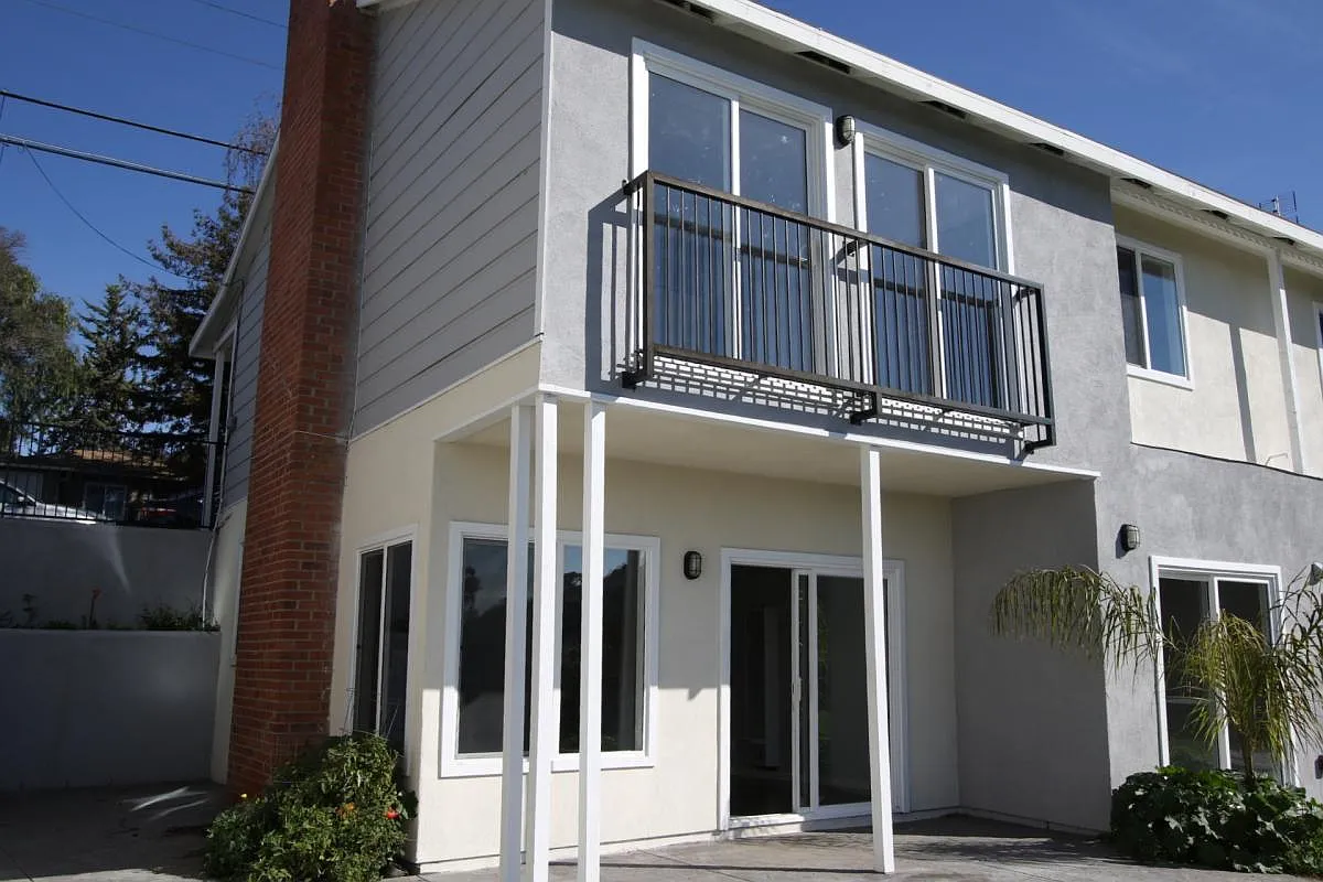 3 bed, 1200 sqft, $3,450 — Photo 1