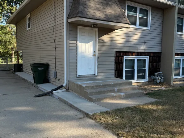 906 Brookside St, Leavenworth, KS 66048