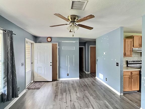 4th image of 913 N C St