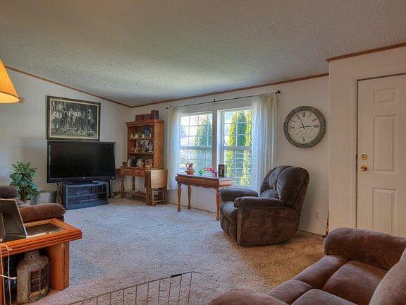 4th image of 12419 143rd Ave E #18