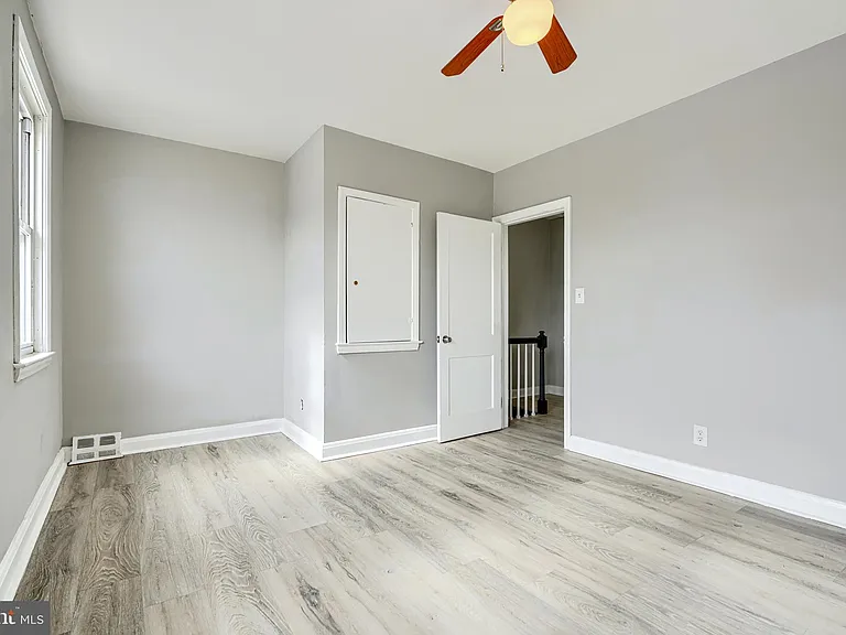 165 Hampshire Rd — Photo 18
