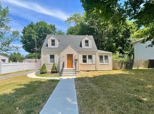 408 Ryders Ln, East Brunswick, NJ 08816