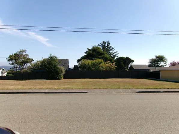 690 A St, Crescent City, CA 95531