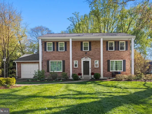 8004 Cindy Ln, Bethesda, MD 20817