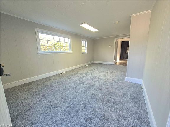3rd image of 119 Hines Dr