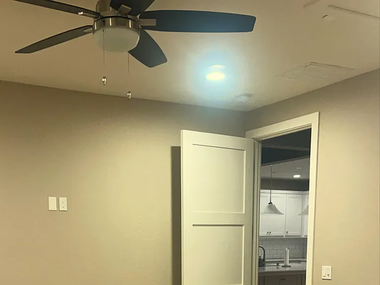 504 Chase Ct — Photo 14