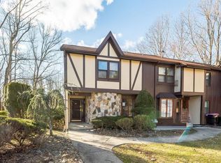 201 Keats Dr, Sicklerville, NJ 08081