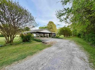 460 Smith Ln, Tuscumbia, AL 35674