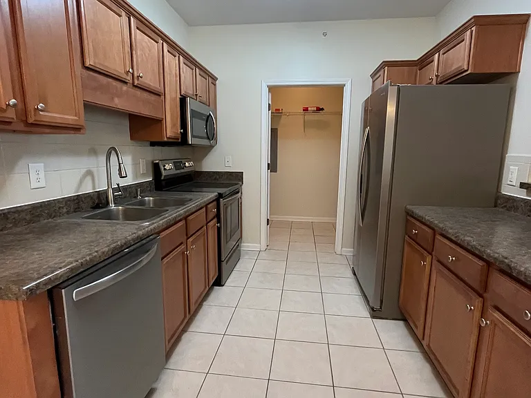 616 Marshtree Ln #301 — Photo 4