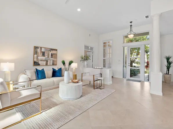 8774 Lakes Boulevard, West Palm Beach, FL 33412