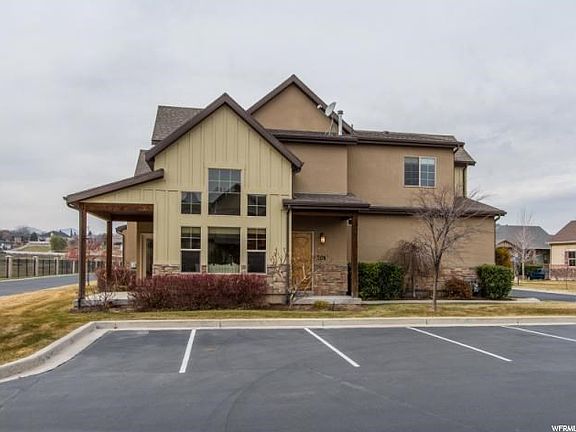 3rd image of 701 W Mystic Creek Way