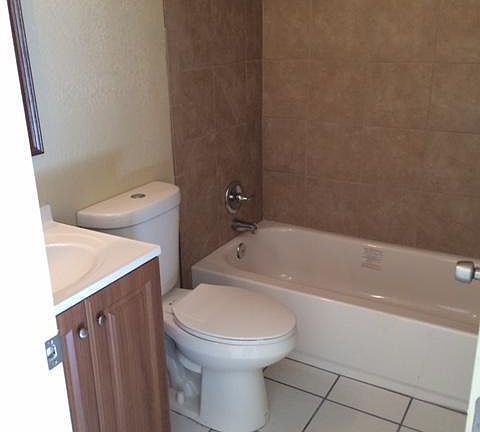 5th image of 3719 E Blacklidge Dr