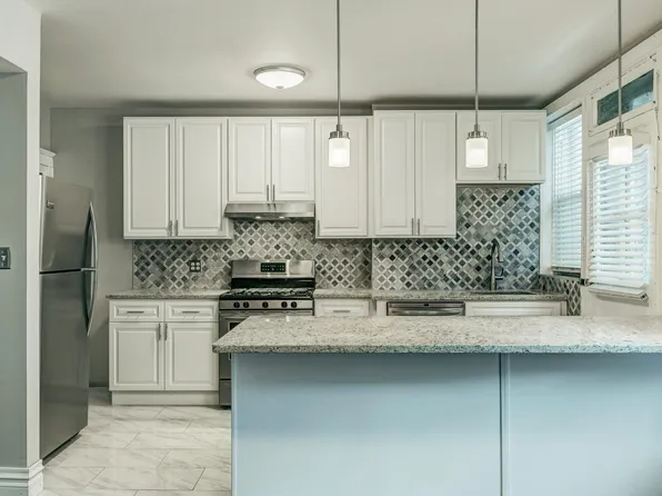 6322 N Rosebury Ave APT 1W, Clayton, MO 63105