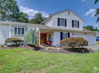 3 Feathertree Ct, Howell, NJ 07731