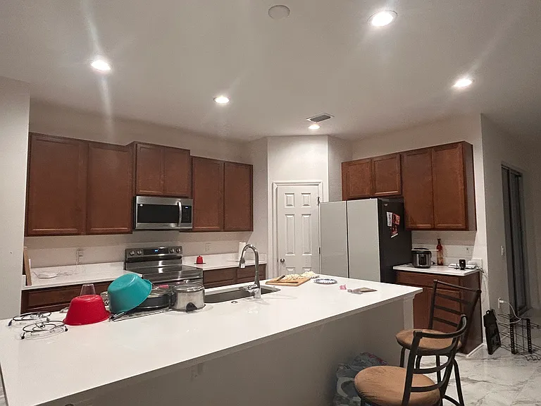Sky Lakes Dr — Photo 3