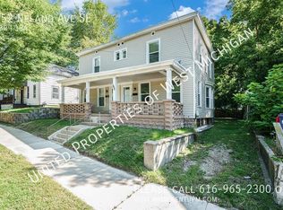 552 Neland Ave SE, Grand Rapids, MI 49506