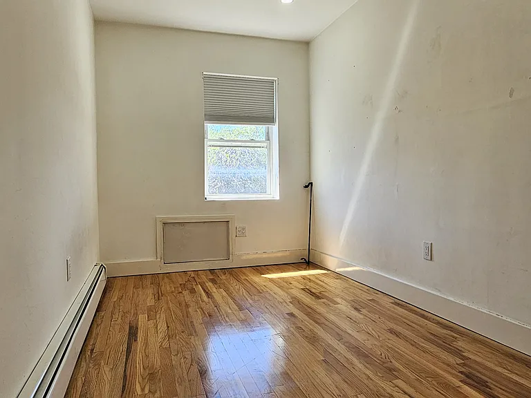 452 Linwood St #3 — Photo 3