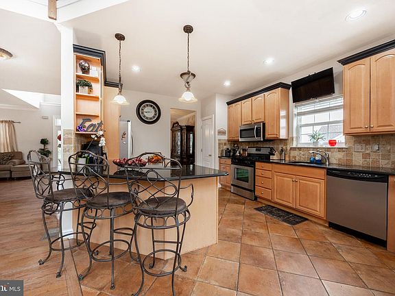4th image of 80 Graterford Rd