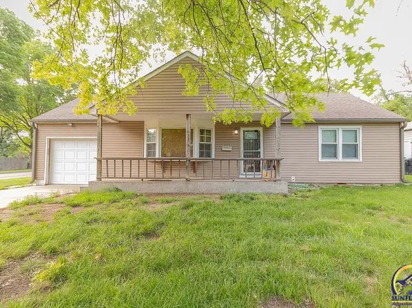 4320 SW Holly Ln, Topeka, KS 66604