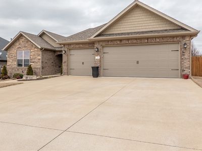 203 Deere Run Dr, Cave Springs, AR, 72718