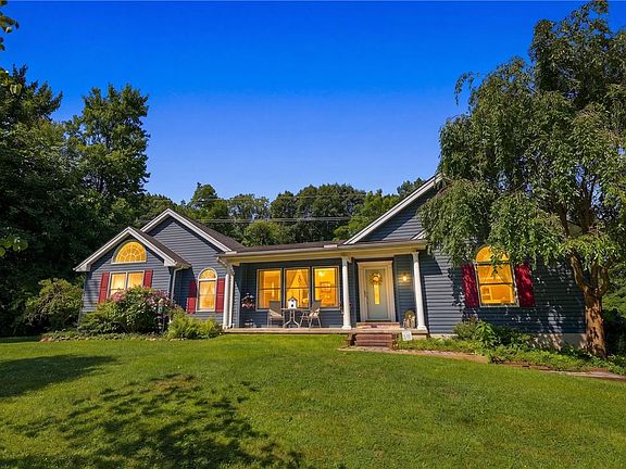 2nd image of 6609 Crown Ln