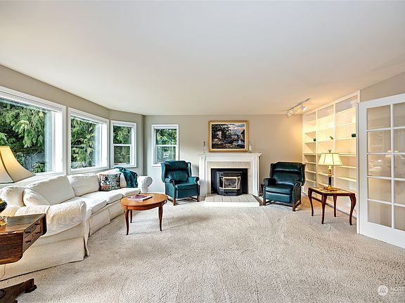 5th image of 23986 Vinland Terrace NW