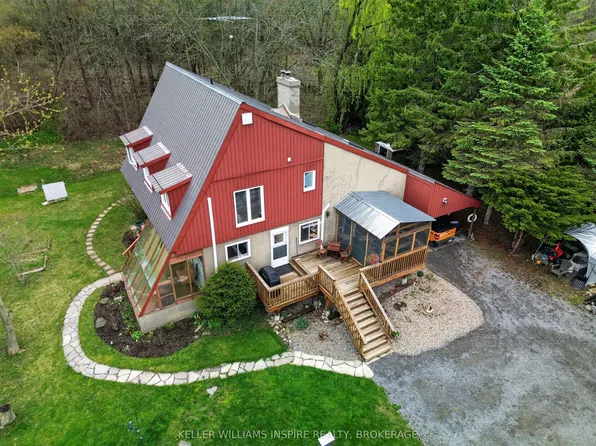 26 Howe Island Ferry Rd, Kingston, ON K7L 4V1