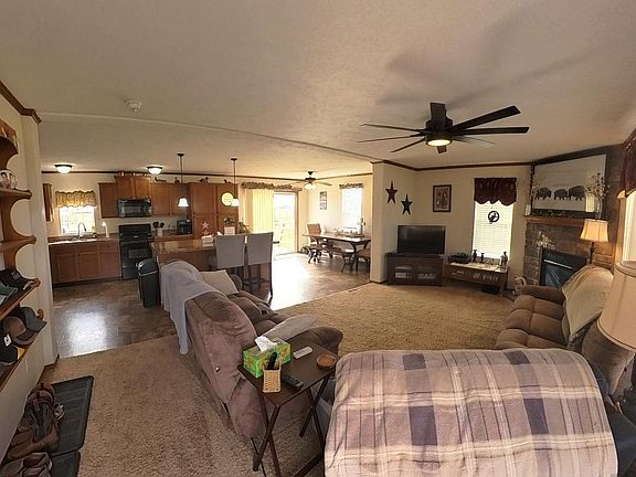 4th image of 416 Captains Cove Pl