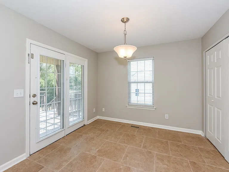 1594 Laurel Ledge Dr — Photo 6