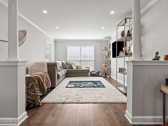 5th image of 283 Daniele Drive