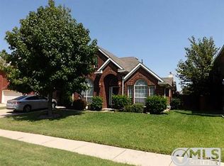 612 Teresa Ln, Grand Prairie, TX 75052