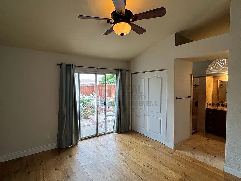 16517 Mountain St — Photo 17