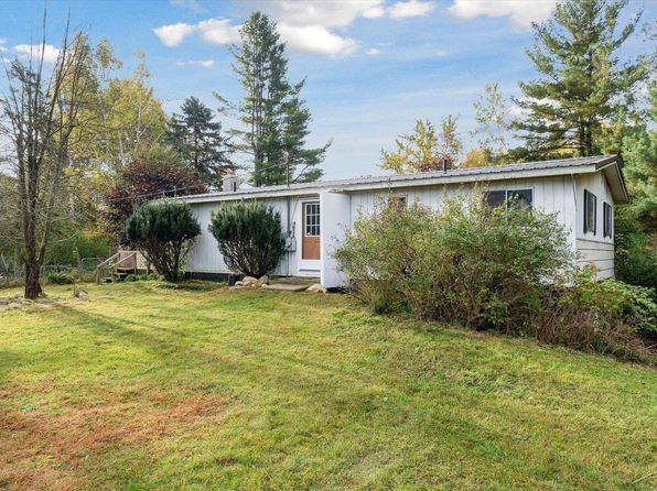 8405 Waters Edge Dr, Evart, MI 49631