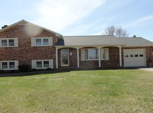 904 Chesley St, Radford, VA 24141