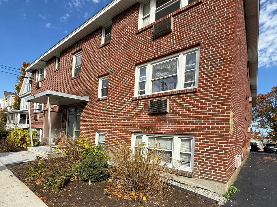 83 Pleasant St #6-2