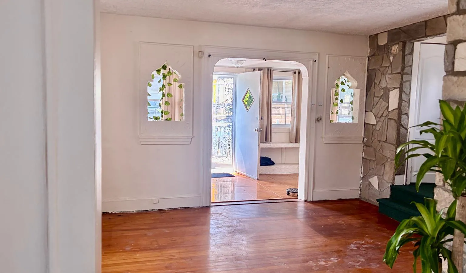 3 bed, 1200 sqft, $3,600 — Photo 4