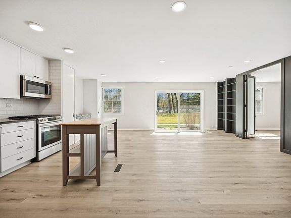 2nd image of 1220 Park Ave W APT 114