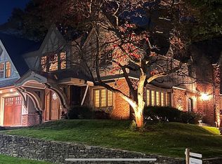 130 Grotto Ave, Providence, RI 02906