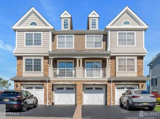 28 Raritan Reach Rd, South Amboy, NJ 08879