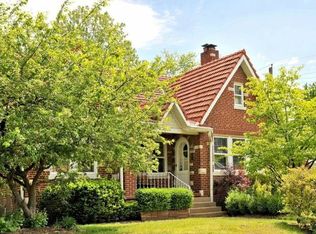 824 Sanders Pl, Saint Louis, MO