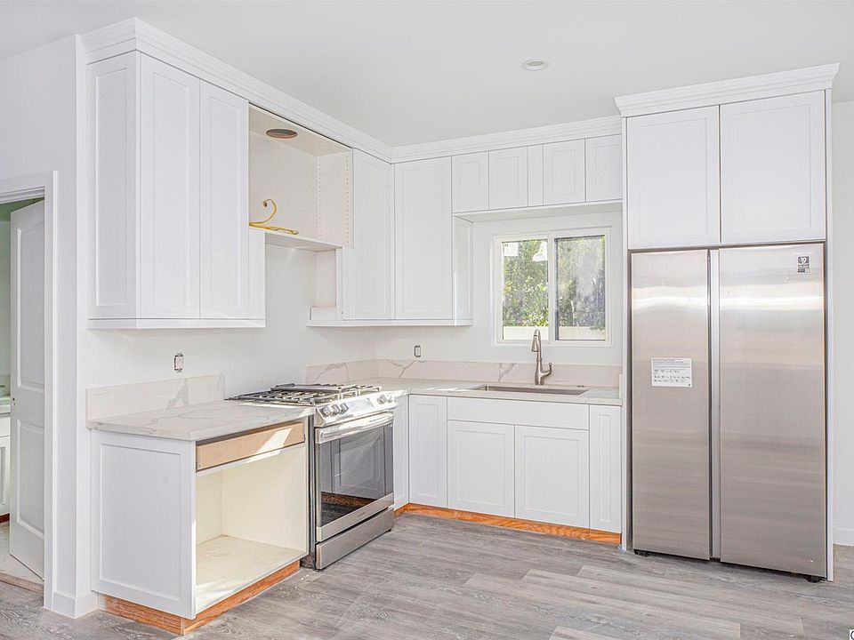 1st image of 1354 1/2 E Alameda Ave