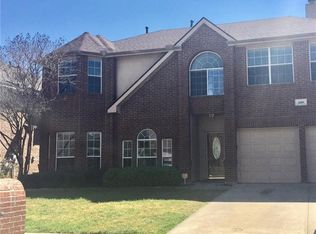 220 Quail Trail Ln, Arlington, TX 76002