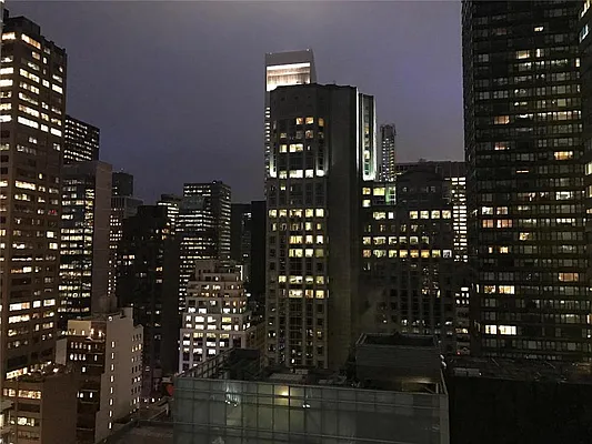 Sold by Qwest Residential Downtown LLC | media 10