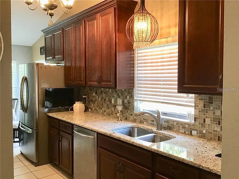 3662 Chatham Dr — Photo 6